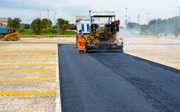 Best Driveway Paving Contractor  in Earlington, KY